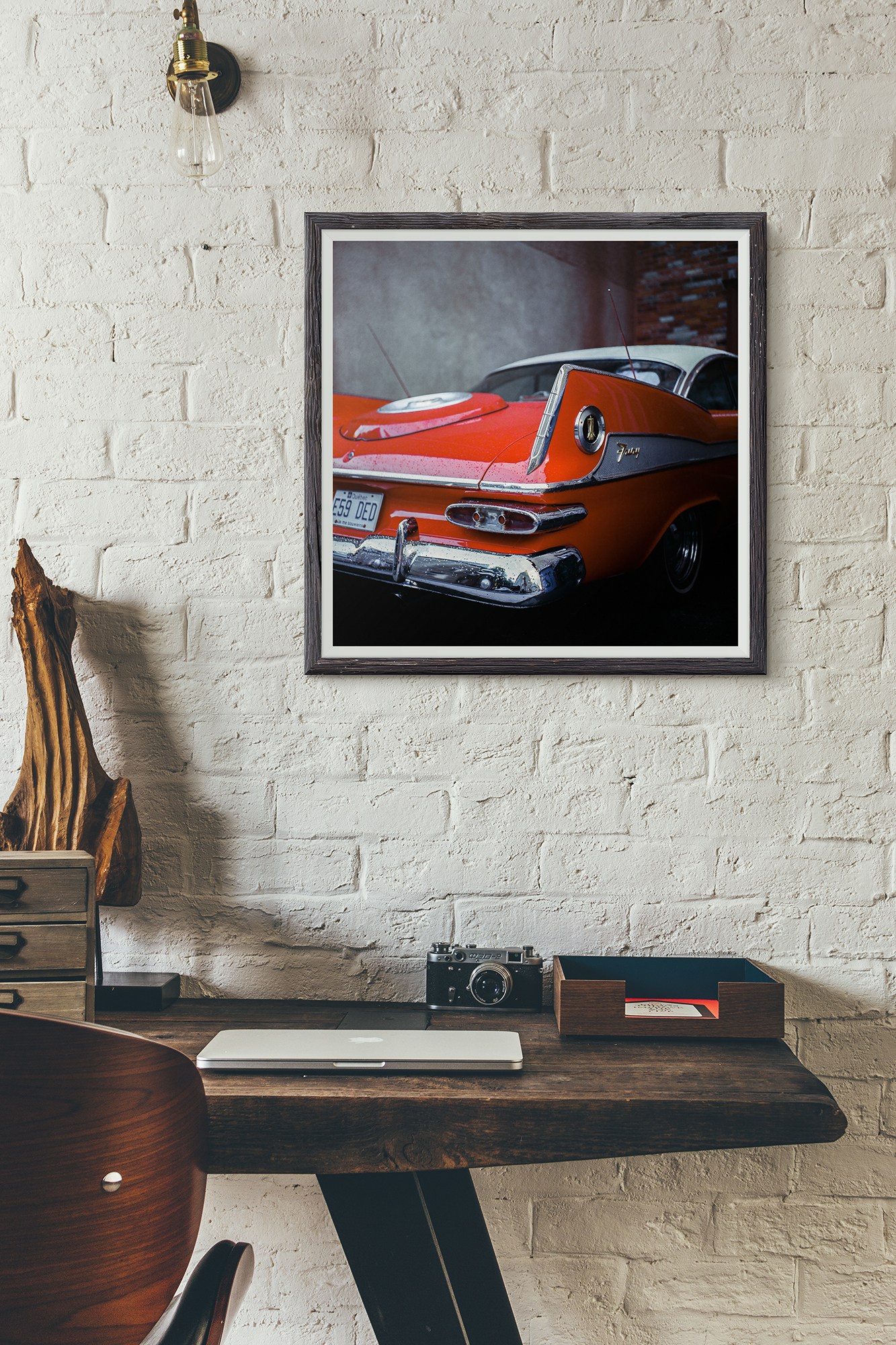 mockup-maquette-photographie-plymouth-voiture-rouge